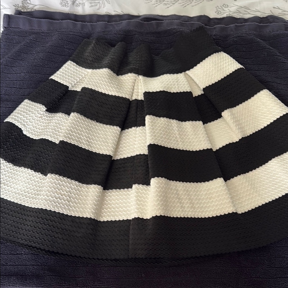 Xhilaration Black and White Textured Mini Skirt